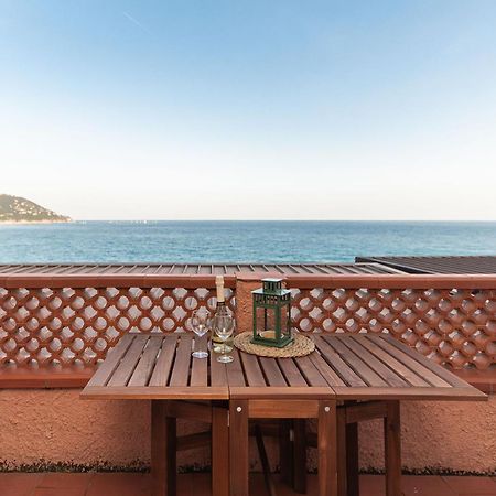 Marina dʼAndora C22 Beachfront Villa - Spa Bath, Pool, Private Beach, Parking Free מראה חיצוני תמונה